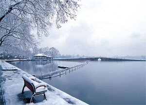 Snow of The West Lake